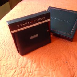 TOMMY HILFIGER BLACK LEATHER WALLET, AND VALET (W/RFID Protection 