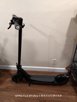 Vendo Scooter Bugatti 9.0 buenas condiciones alcanza la velocidad de 20mi/hra con su cargador