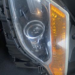 2011-2014 Ford Explorer Headlight 