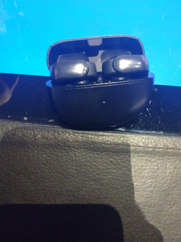 Selling Black Bose Headphones 