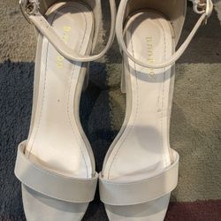 Nice Heels 👠 Size 7 1/2 