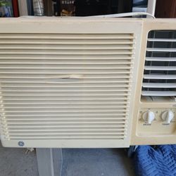 Ge window A/C unit 6000 BTU/HR 115 volts, just cool air.