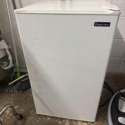 Medium Size Refrigerator 
