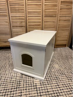 Cat litter box cabinet