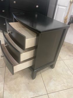 1 mesa de noche