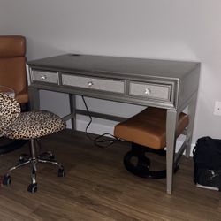 Desk With Outlet