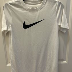 Kids Nike Dri-fit Tshirt - Size L