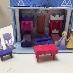 Disney Frozen Castle Playset with Elsa & Anna Figures, Beds, and Chairs 