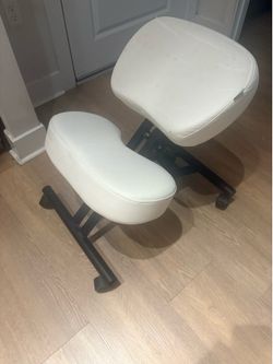 Ergonomically, correct knee chair
