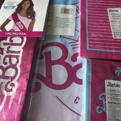 LOL surprise, Barbie, and Encanto sets as shown inthe pictures $5 