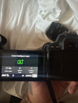 Canon EOS 250D DSLR camera package