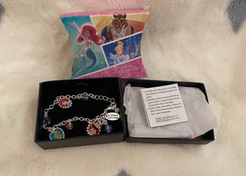 Disney Princess Avon Vintage Charm Bracelet w/box NEW