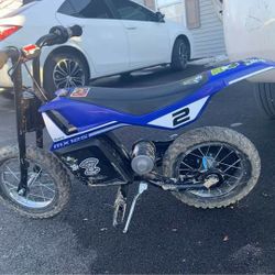 Razor Mx125. Like New