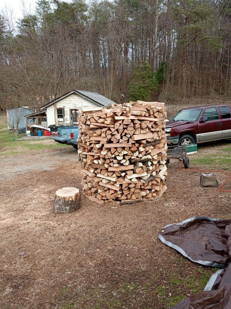 Red Oak Firewood Seasoned for Sale in Pickens, SC OfferUp