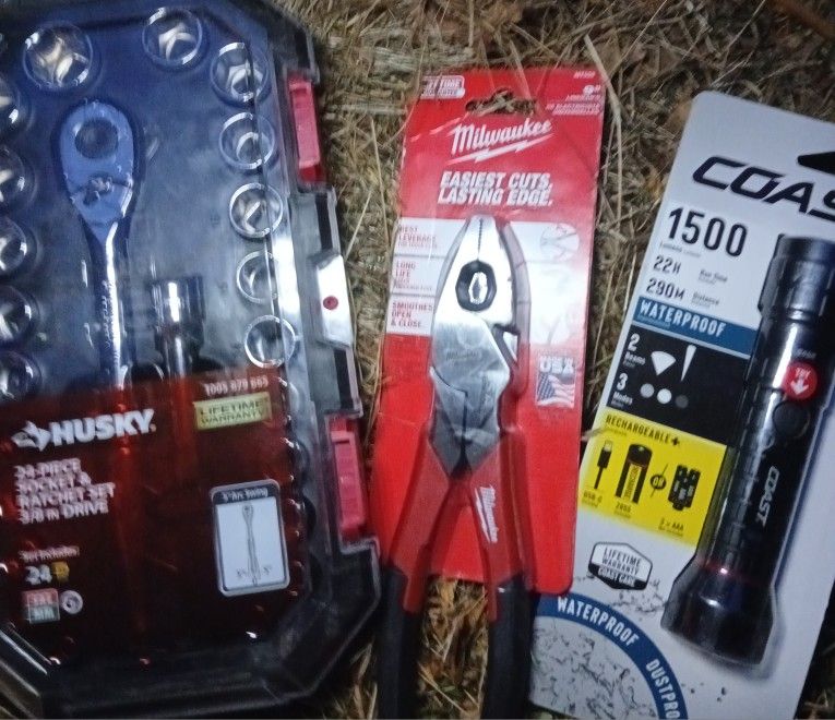 ONLY $55 TONIGHT!!MILWAUKEE MT550 9"LINEMAN,HUSKY 3/8 SOCKET AND RATCHET & COAST G65R 1500 LUMEN RECHARGEABLE FLASHLIGHT 