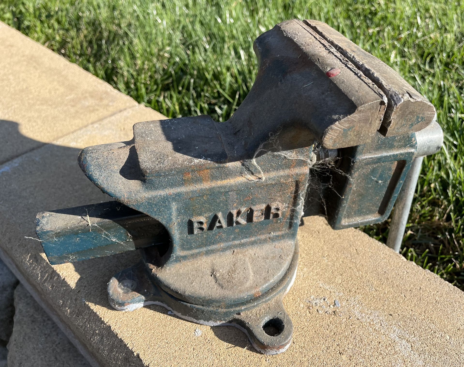 Antique BAKER 4” Anvil Bench Vise