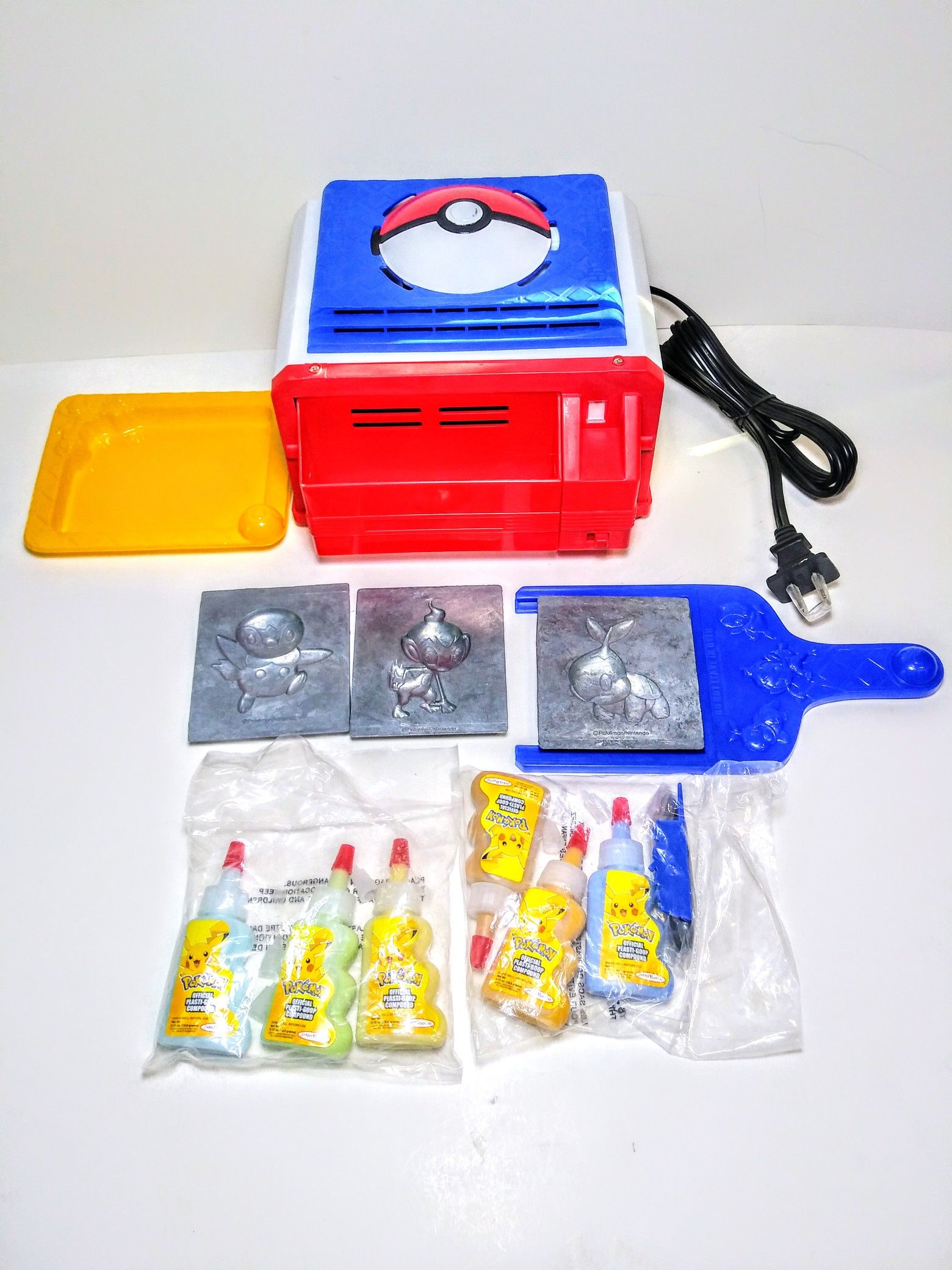 Pokemon Creepy Crawler Oven Mold Maker