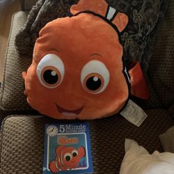 Nemo Pillow And Book