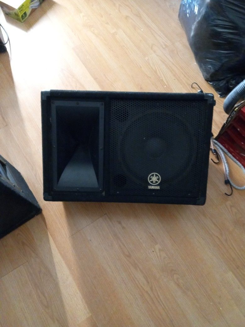 Yamaha Speakers, And Ev's Force 1's.