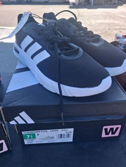 Tenis shoes