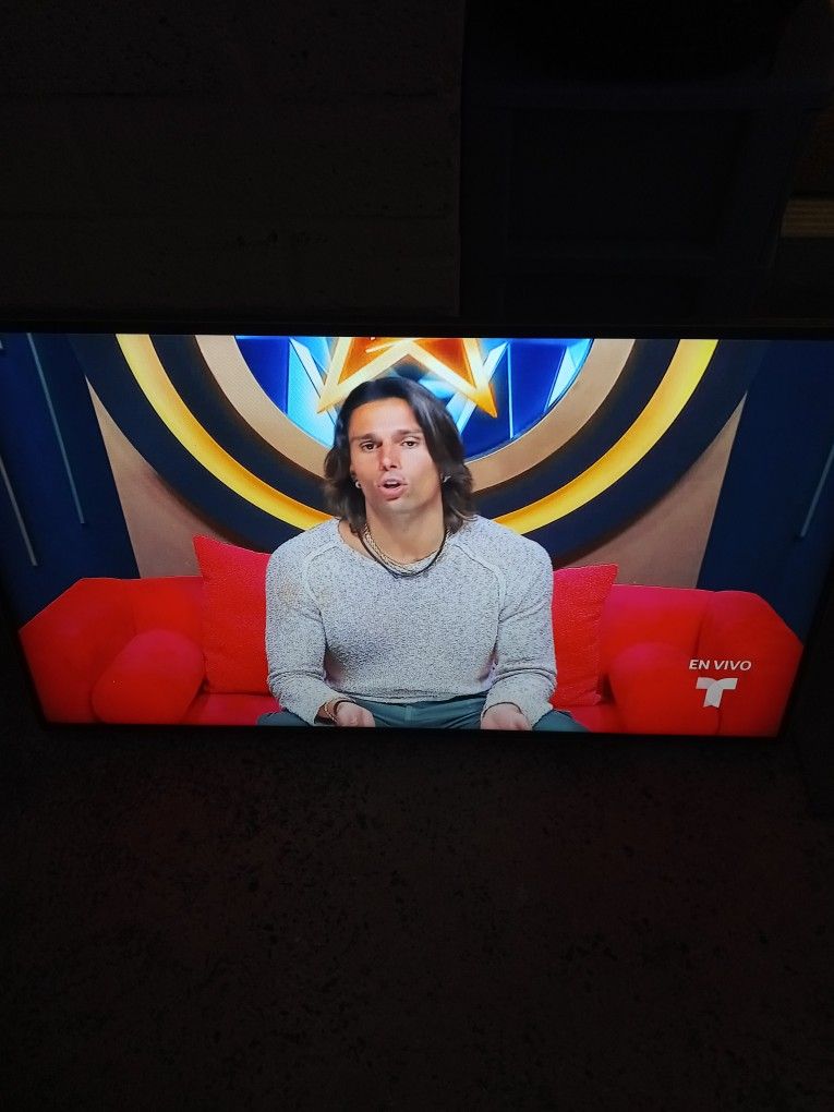 TV. Brand. Vizio. 40. Inch. Not. Smart. Works Great