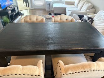 Table and chair set