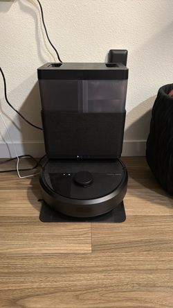 iRobot Roomba Plus 405 (G181) 2in1 Vacuum & Mop Robot with AutoWash Dock - Dual Spinning, Smart & Fast Mapping, Ideal for Pet Hair, Self-Empties 75 Da
