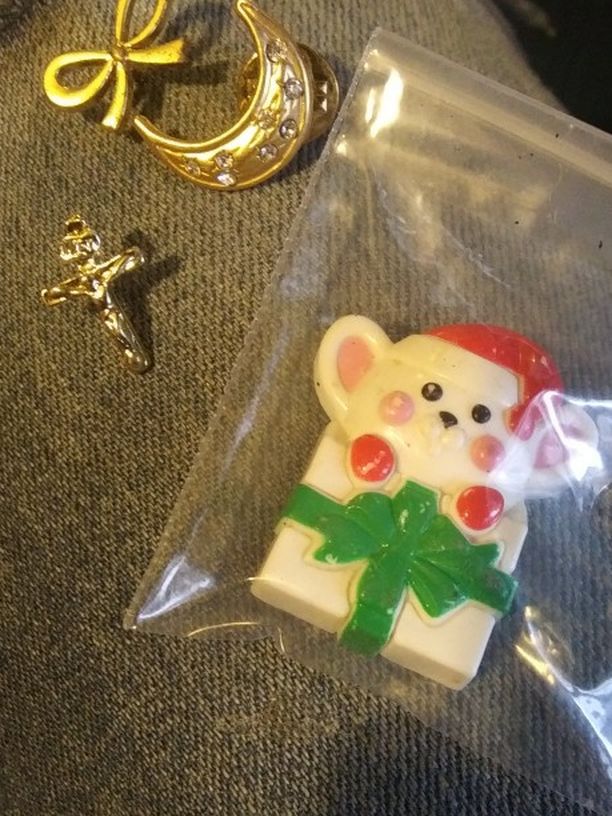 4 Vintage Pins Buying All 4