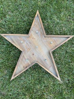 Rustic Wood Light-Up Marquee Star Wall Décor
