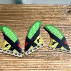 Futures WCT Upright Surf Tri Fin Set