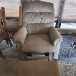 Two lazy boy recliners