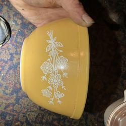 Vintage Pyrex Bowl 