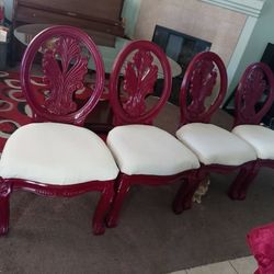 Set of 4 beautiful chairs