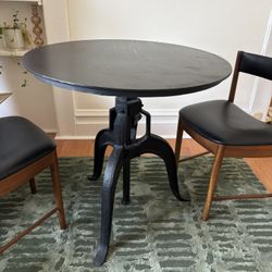 Round Adjustable Height Crank Table 