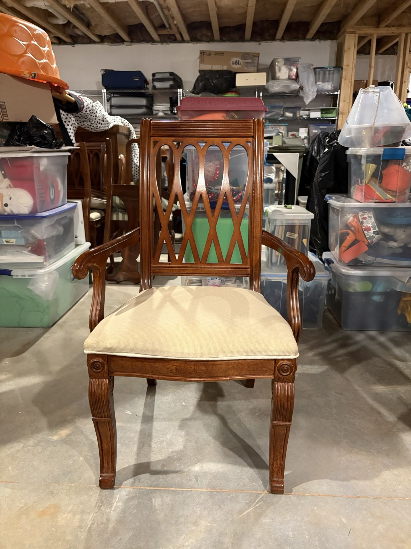 Traditional Hepplewhite-style dining chairs by Universal Furniture