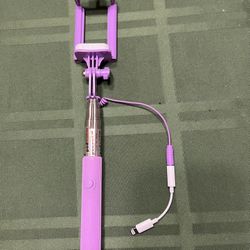 Selfie Stick Pulls Out to 36 Inches