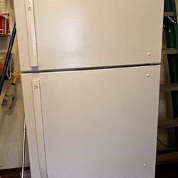 Refrigerator For Sale