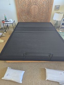 Yawnder 5.0 Queen Adjustable Bed Base – Like New, Only 5 Days Old!