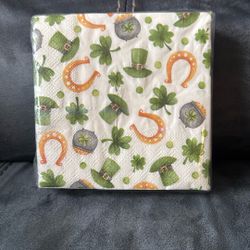New Sealed Eccolo St. Patrick’s Day 40 Beverage Napkins Shamrock Clover Pot O Gold Lucky Horseshoe 