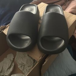 Yeezy Slides 