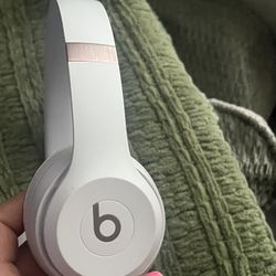 Beats Solo 4