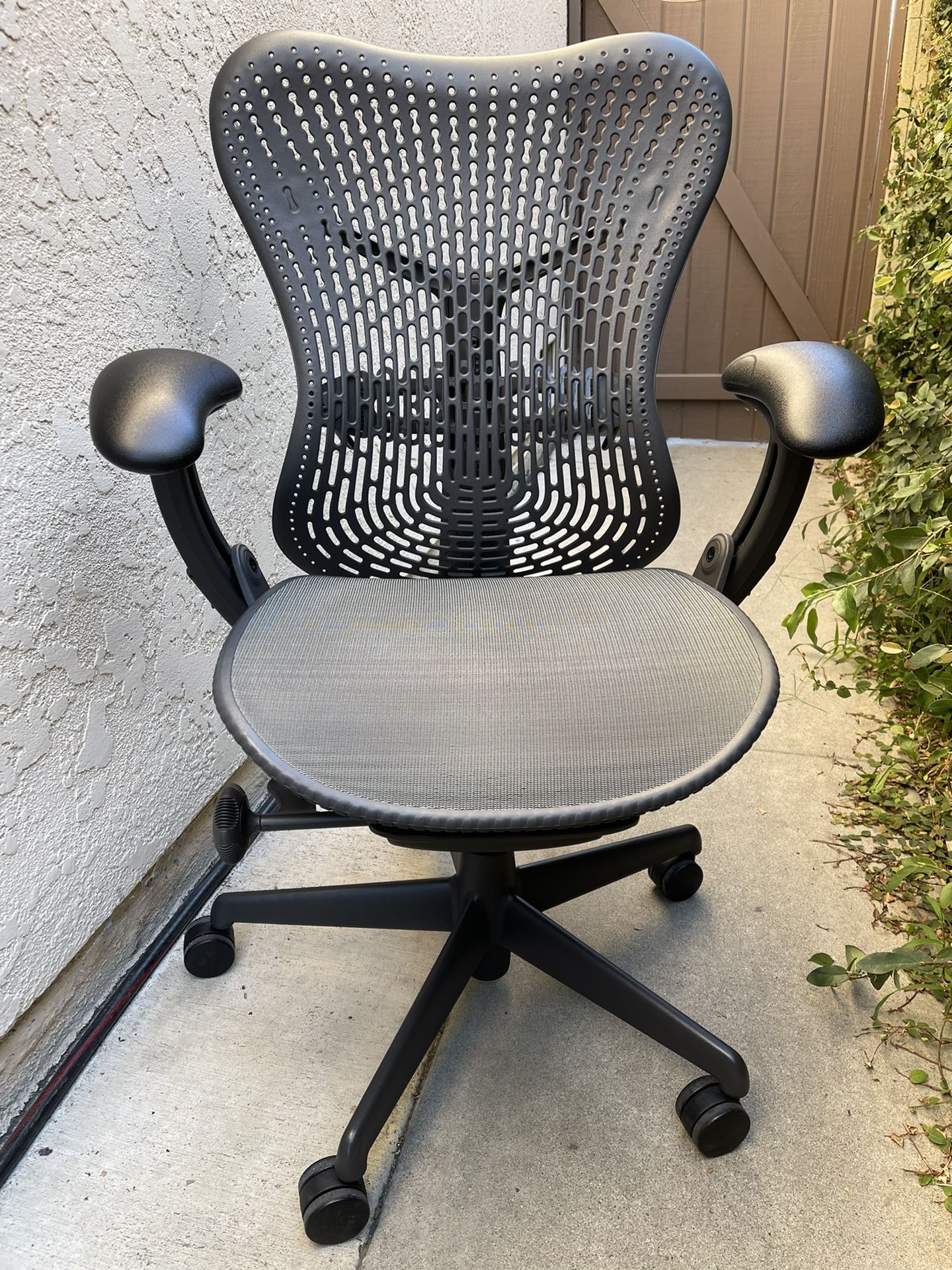 Herman Miller Mirra Office Chair Fully Loaded