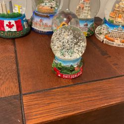 6 Snow Balls $50 Cash Only For All Sold Together /South Austin Pickup 