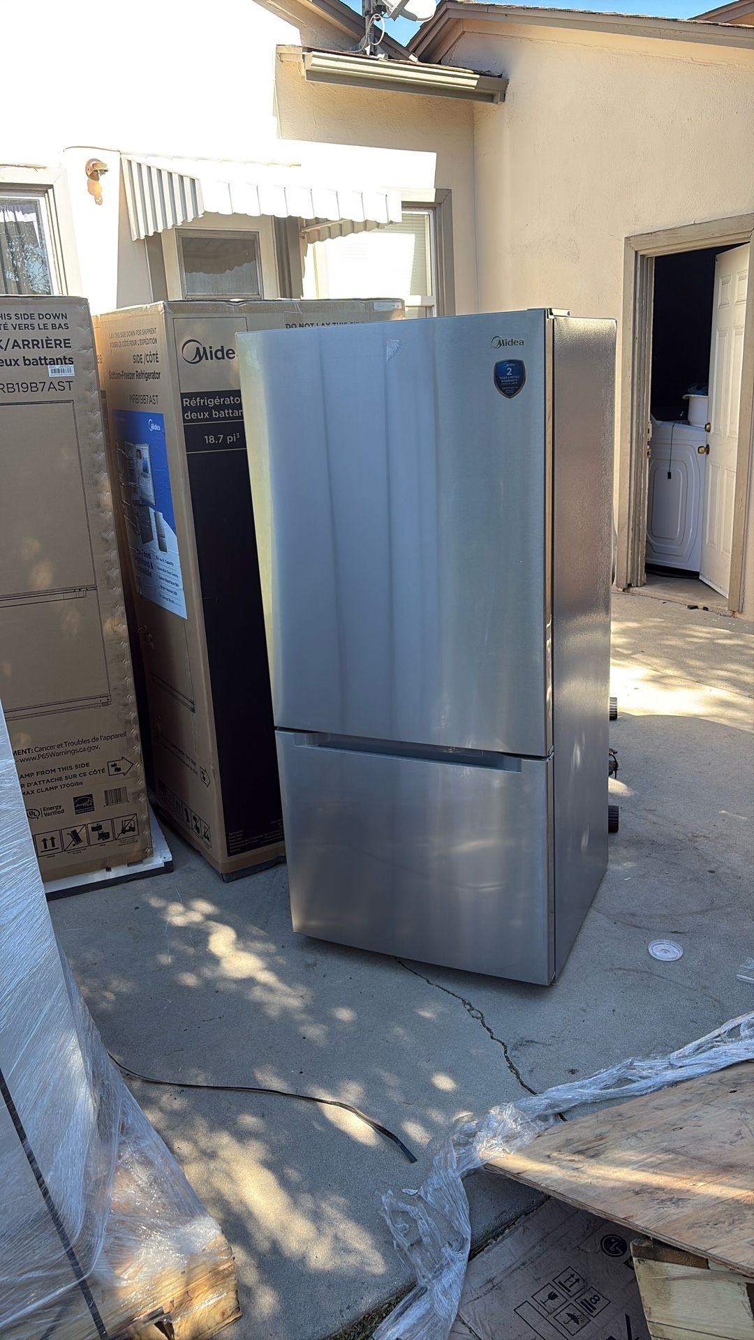 Refrigerador Midea 18.7 p³ Acero Inoxidable — Nuevo en Caja