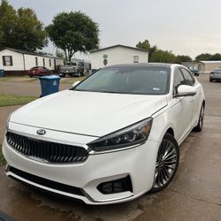 2017 Premium Kia Cadenza 
