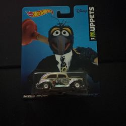 Hot Wheels The Muppets Show Gonzo Fat Fendered 40 Real Riders Metal Car 