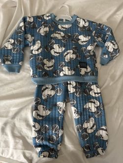 Mickey Mouse outfit. Size 4