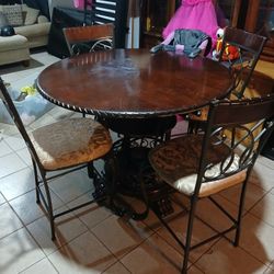 Kitchen Table With 4 Chairs