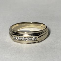 14K White Gold Diamond Ring Size 7