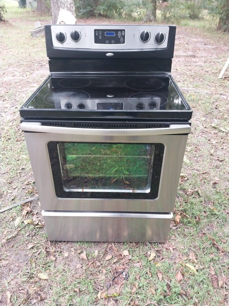 Black And Stainless Smooth Top Stove